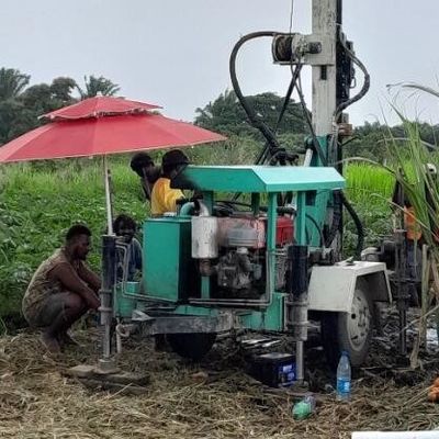 150 মিটার ট্রেলার মাউন্টড ওয়াটার ওয়েল ড্রিলিং রিগ সঙ্গে বড় টর্ক জন্য জল সংরক্ষণ প্রকৌশল